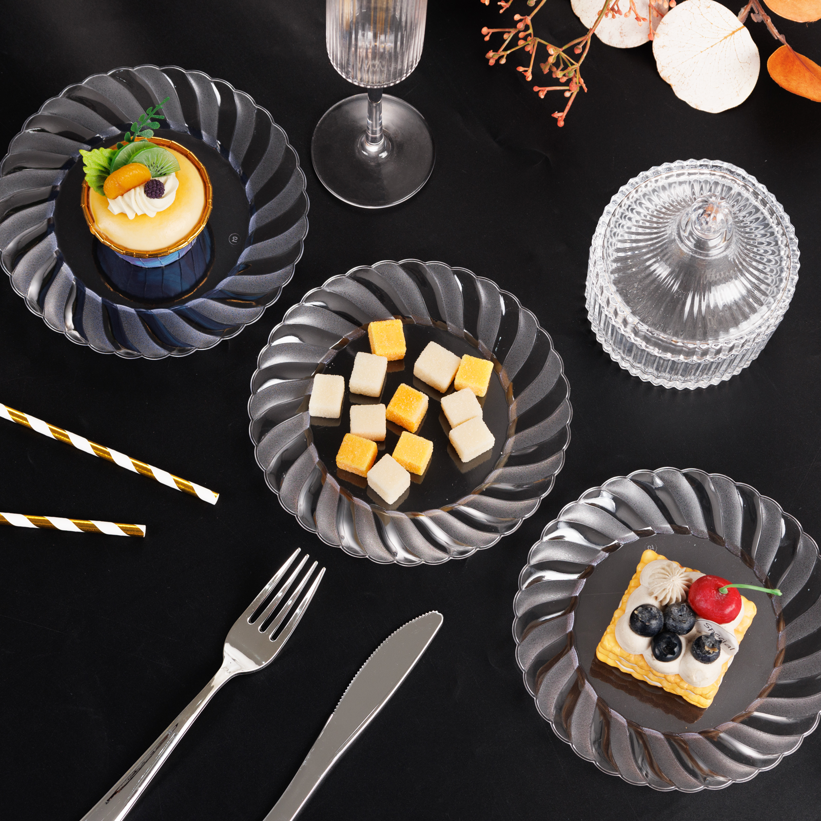 Clear Scalloped Plastic Plates Disposable — view 10