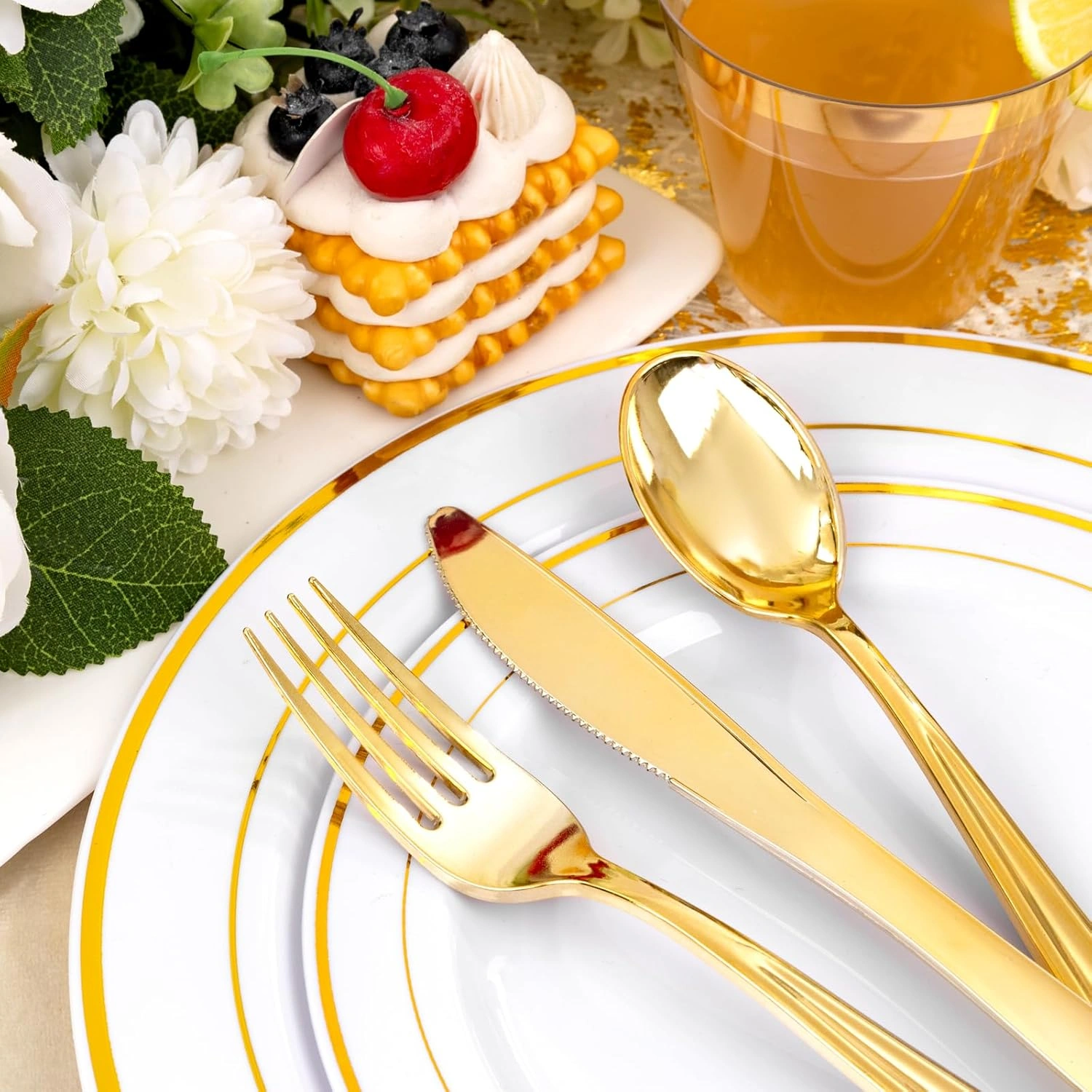 Gold Deluxe Disposable Dinnerware Set with Napkins — view 9