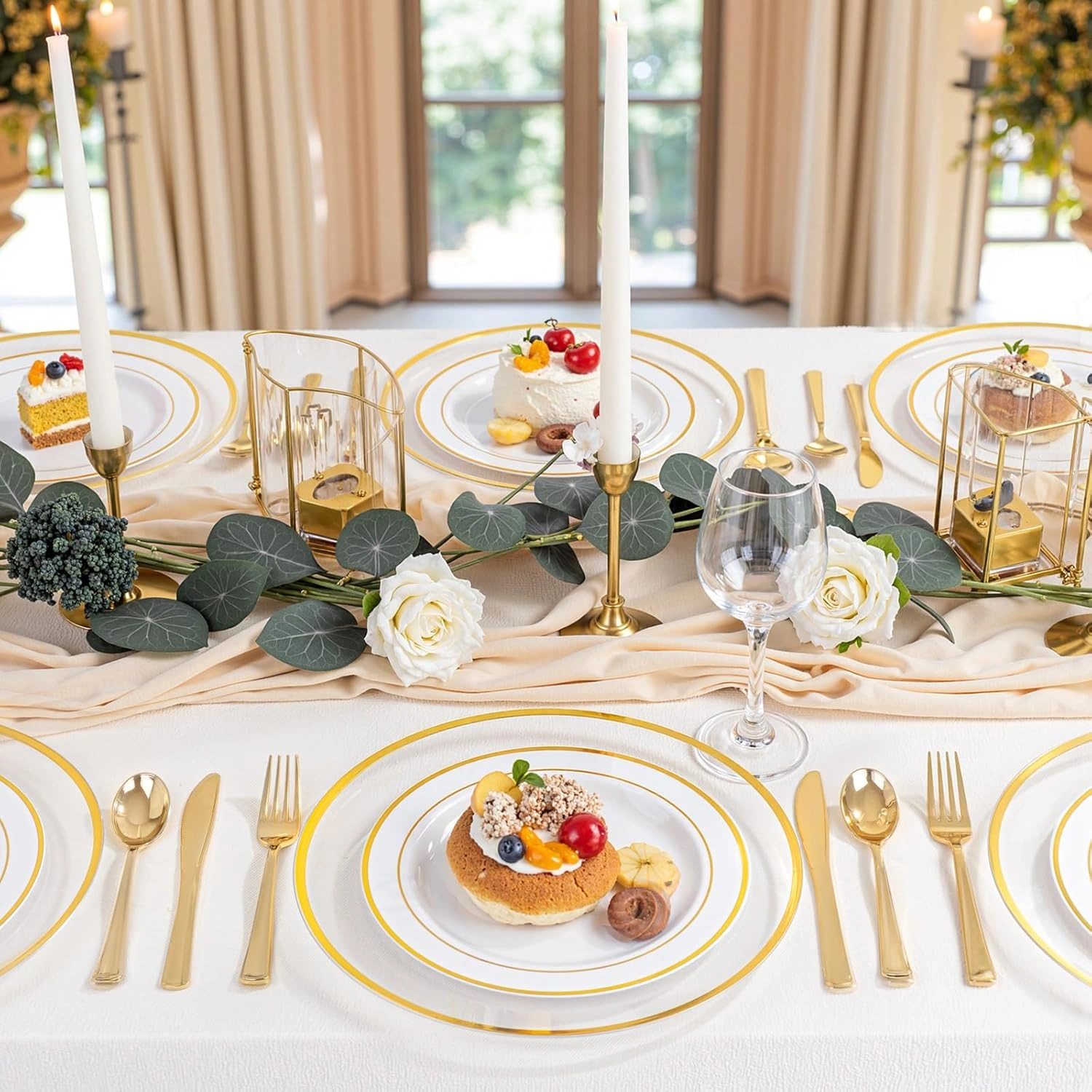 Clear And Gold 12Inch Plastic Charger Plates — view 15