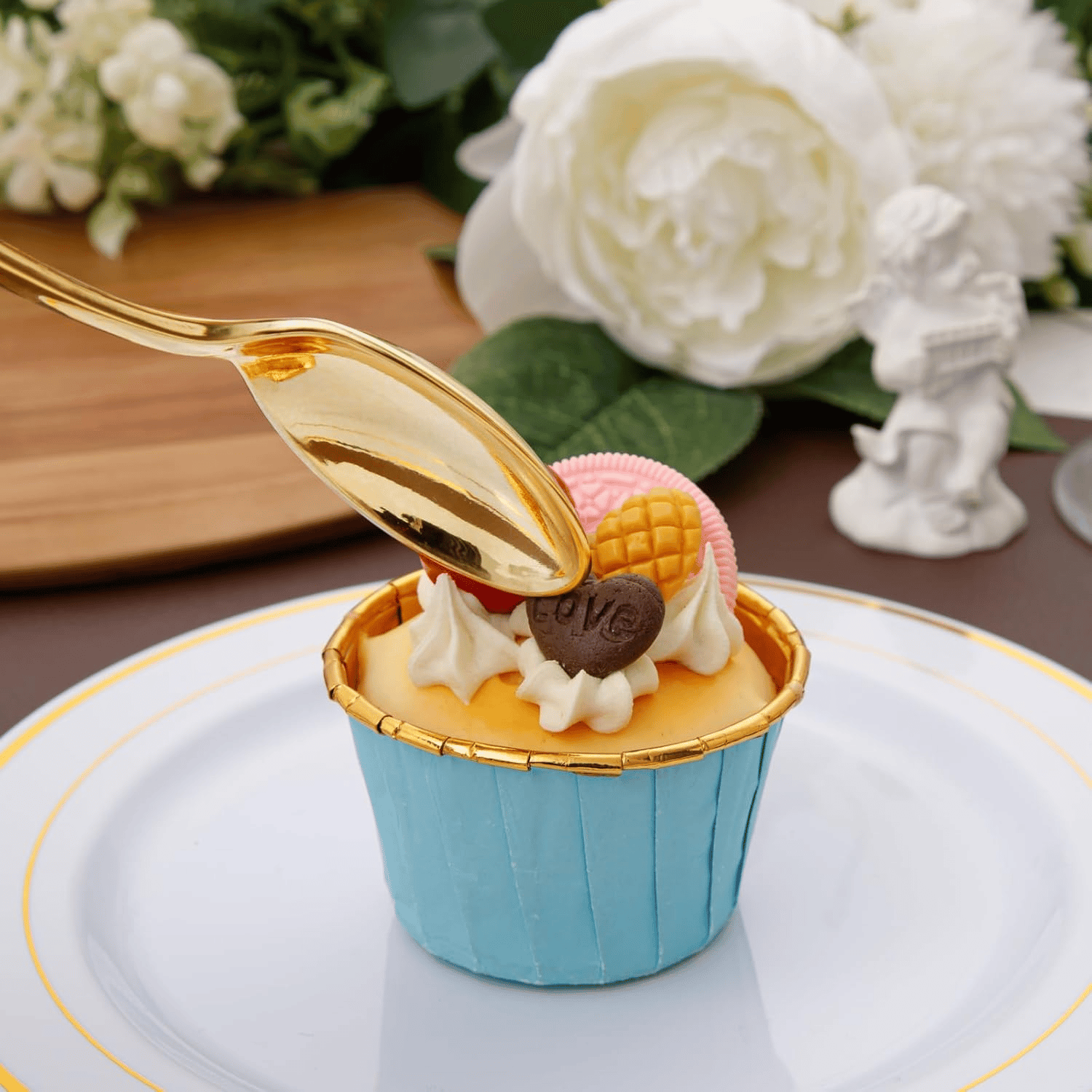 Gold Heavyweight Plastic Spoons (600 Pieces) — view 7