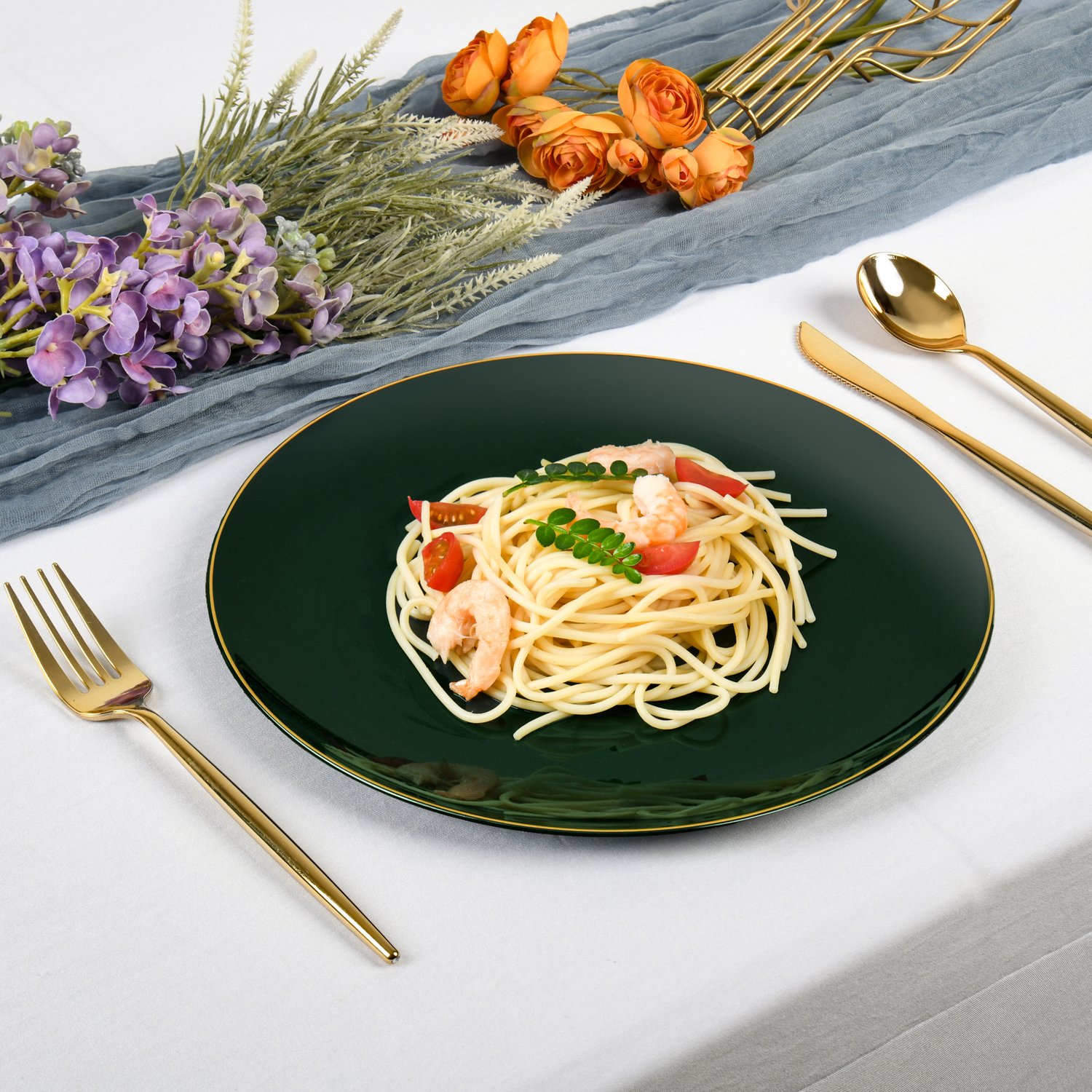 Green plastic plates and cutlery set — product view 5