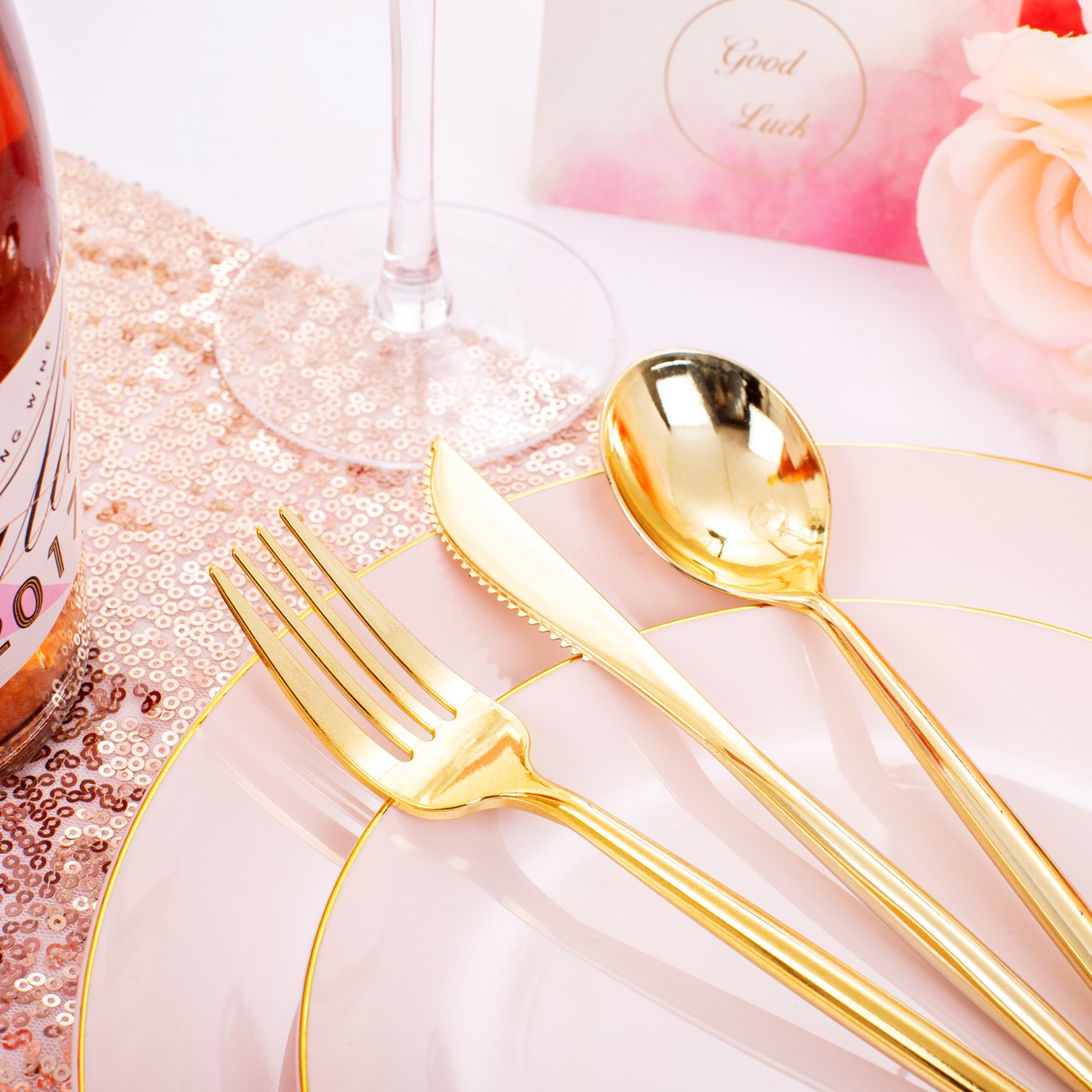 Pink plastic plates and cutlery set — product view 5