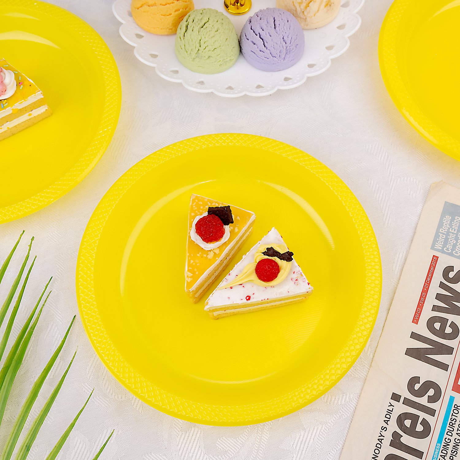 Yellow 7inch Disposable Dinner Plates for Party (150 Pieces) — view 5