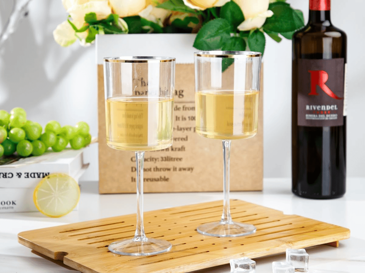 Plastic Stemmed Wine Glasses, Gold Rim, Clear Design (10 oz, 12 Pack) — view 9