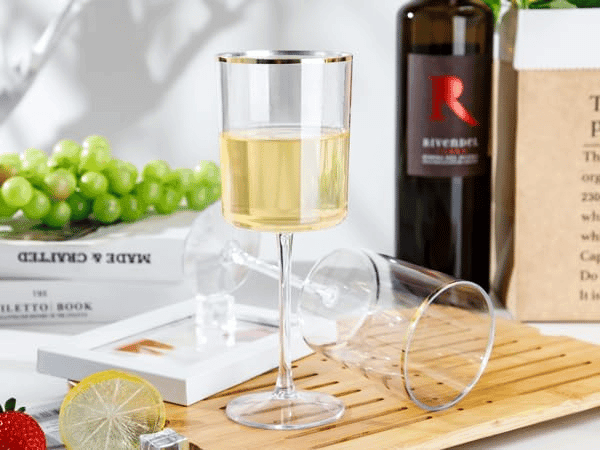 Plastic Stemmed Wine Glasses, Gold Rim, Clear Design (10 oz, 12 Pack) — view 10