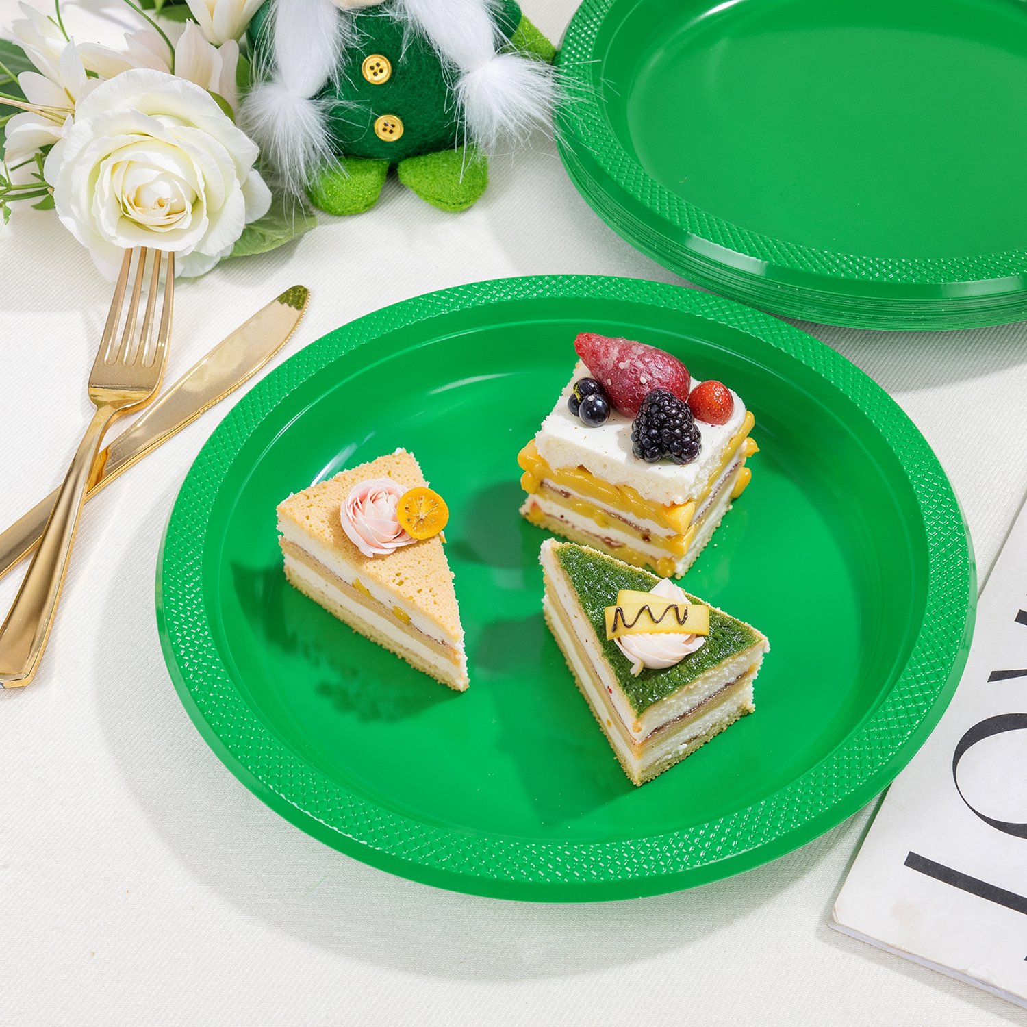 Green 10inch Disposable Dinner Plates for Party (150 Pieces) — view 5