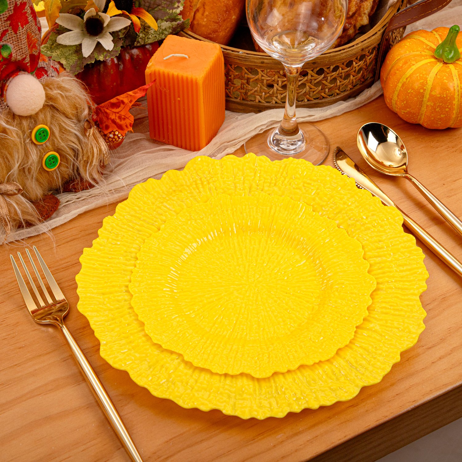 Yellow Disposable Plastic Party Plates (60 Pieces) — view 3