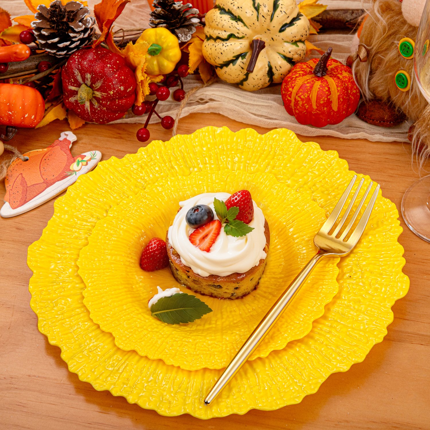 Yellow Disposable Plastic Party Plates (60 Pieces) — view 4