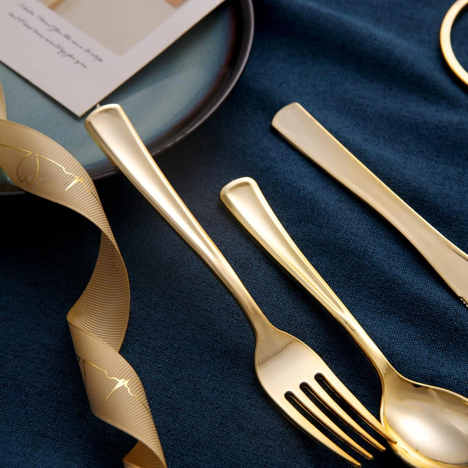 Heavyweight Plastic Silverware Set (600 Pieces)