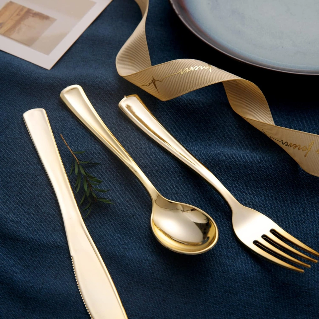 Heavyweight Plastic Silverware Set (600 Pieces)