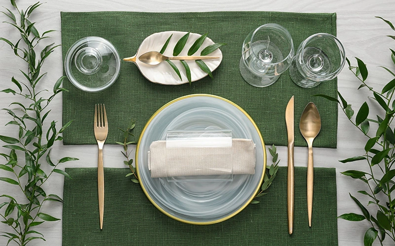 Choosing Premium Plates for a Sophisticated Disposable Tableware Setup — illustration 1