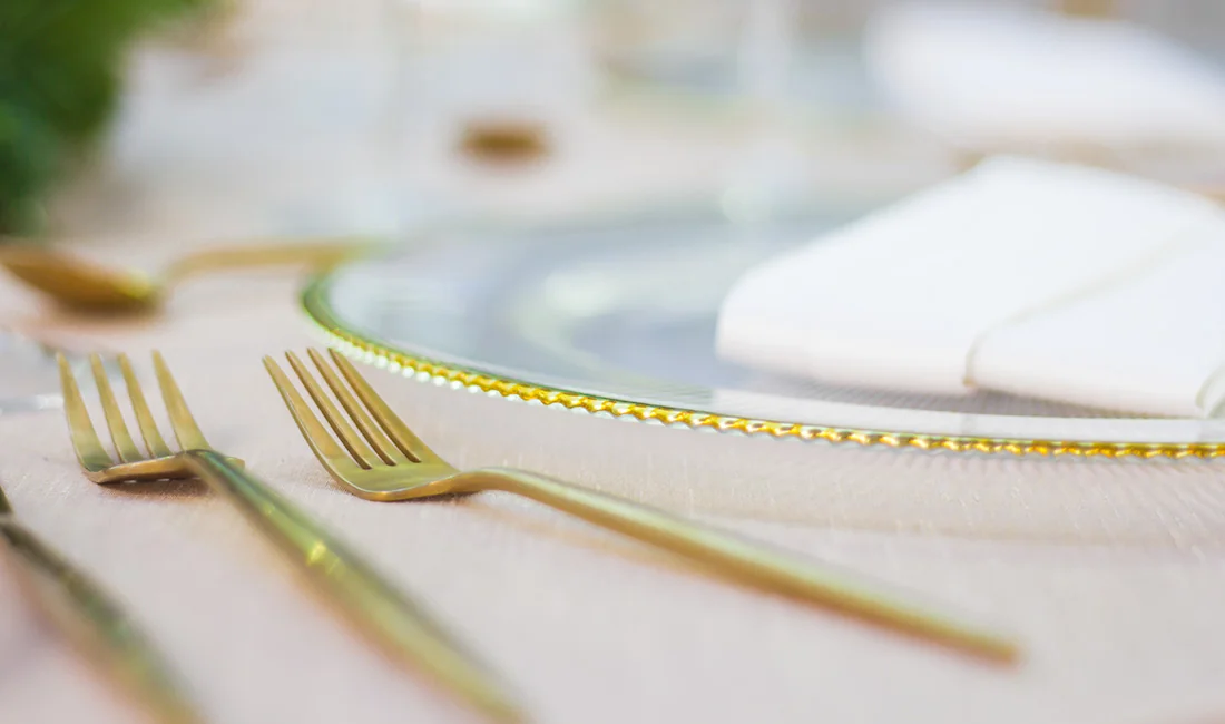 Luxury Disposable Tableware Setup: Guide to an Elegant Tablescape — featured image