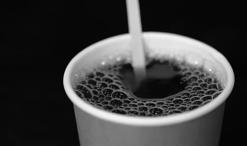 Best Disposable Cups for Carbonated Drinks: Reduce Foam, Overflow, and Spills — featured image