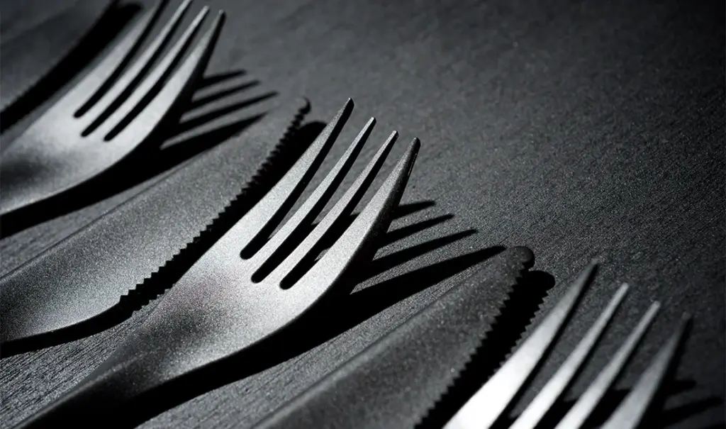 Best Disposable Cutlery for Oily Foods: Grip, Texture & No-Slip Designs — featured image