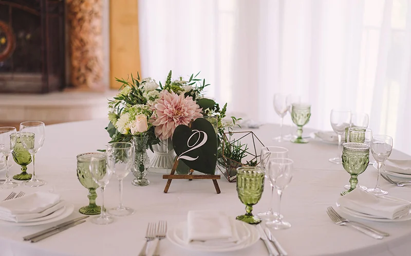 Can Round and Rectangular Tables Be Mixed in the Same Event? — illustration 1