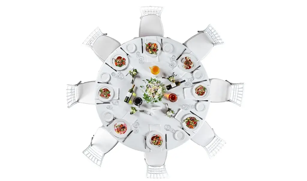 Round Table vs Rectangular Table Setup: Layout, Guest Spacing, and Tableware Placement — featured image