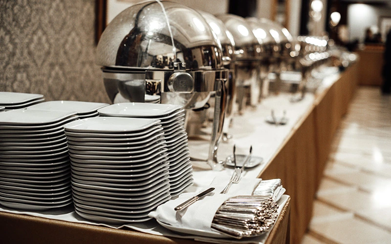 Can Cutlery and Napkins Be Pre-Set at Dining Tables Instead of the Buffet? — illustration 2