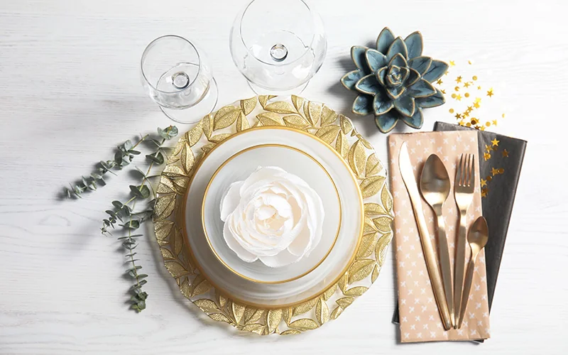 Coordinating Disposable Cutlery and Flatware — illustration 1