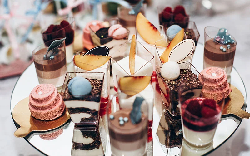 Setup Tips for a Clean and Stylish Dessert Table — illustration 2