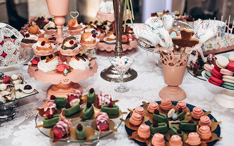 Step-by-Step Guide to Dessert Table Setup — illustration 1