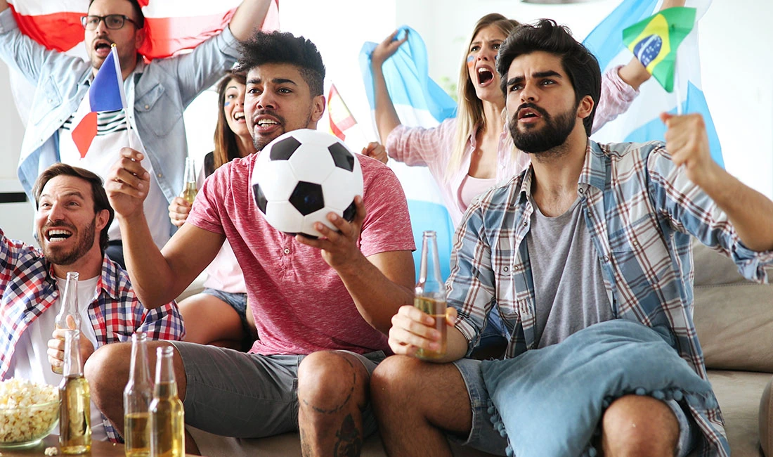 The Ultimate Disposable Tableware Guide for a 2026 World Cup Watch Party — featured image